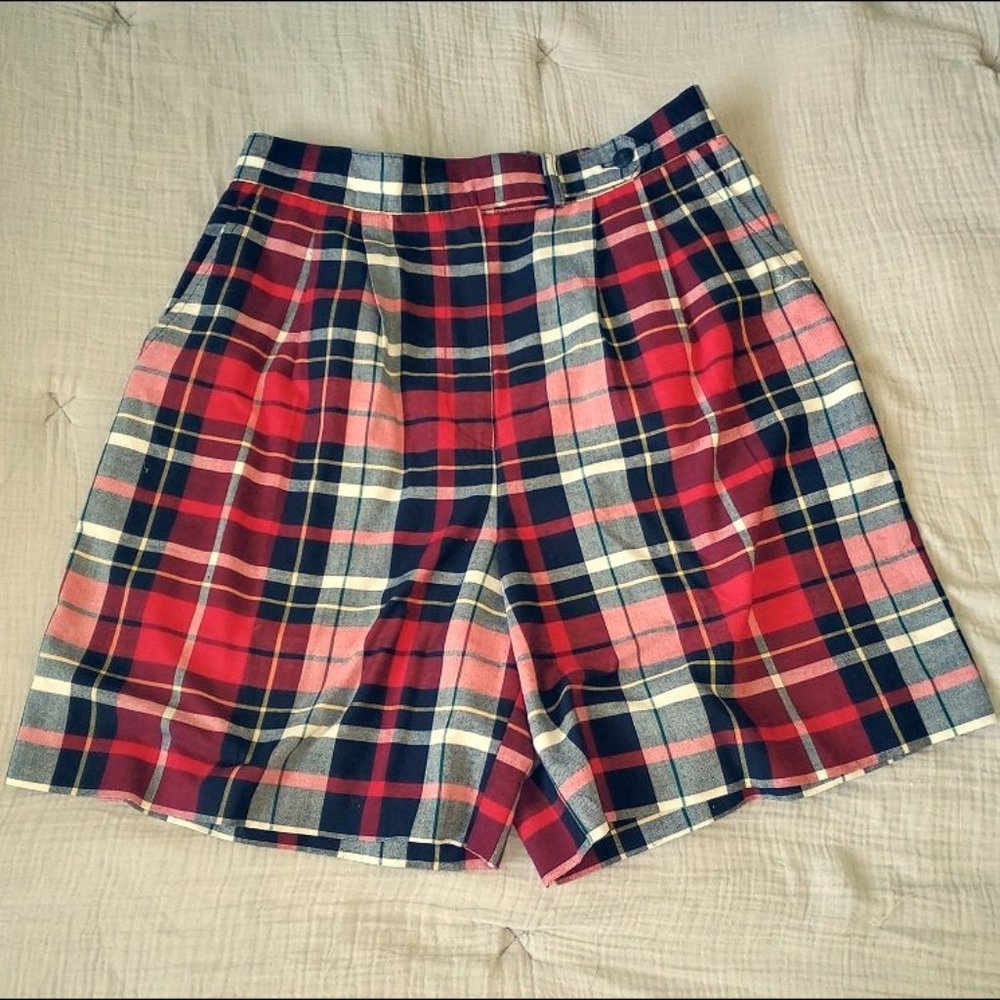 3/$20 HaleyUSA high waisted pleated plaid shorts 8